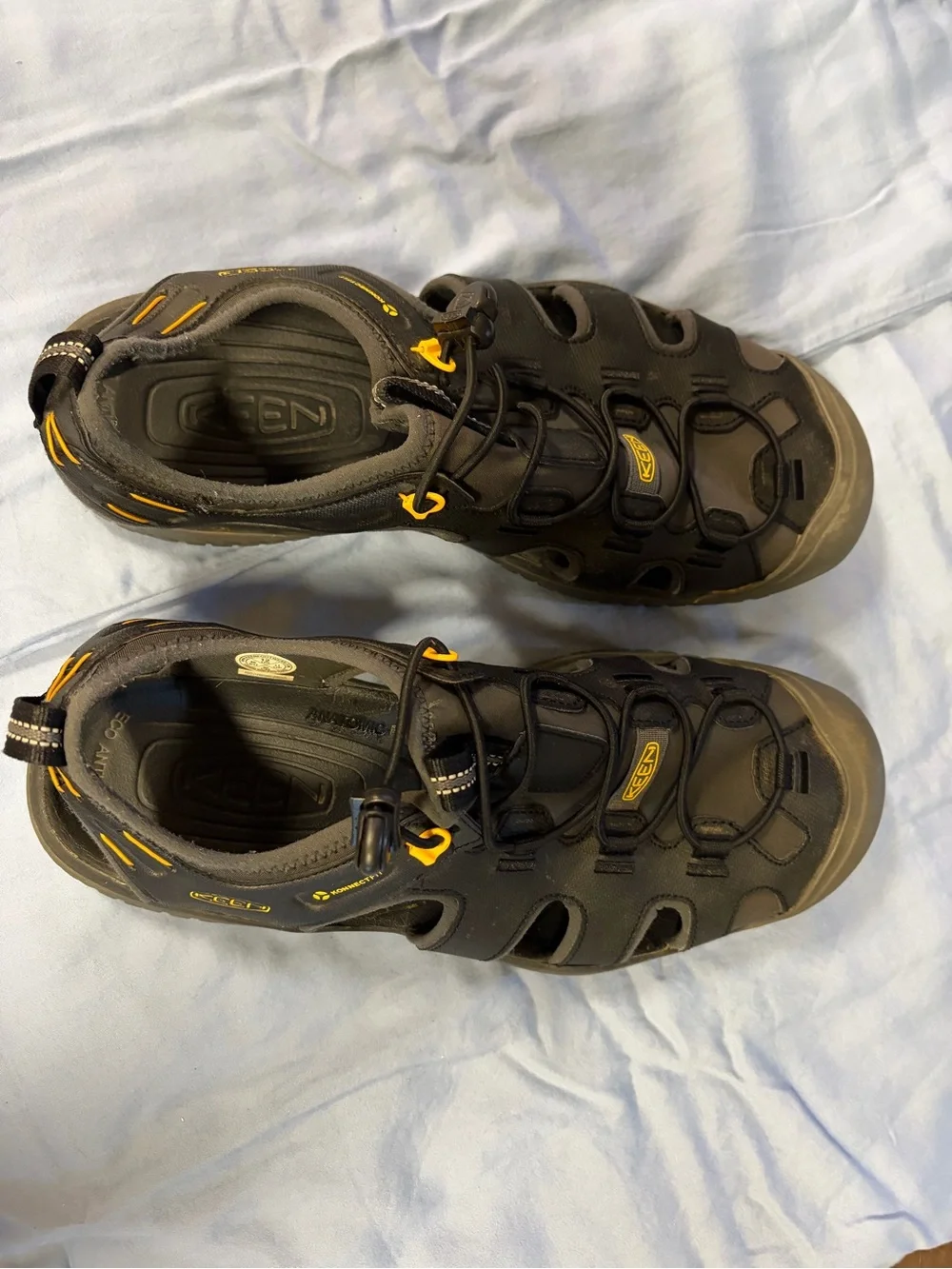 Keen Men’s Black Sandals with Yellow Accents Size 12